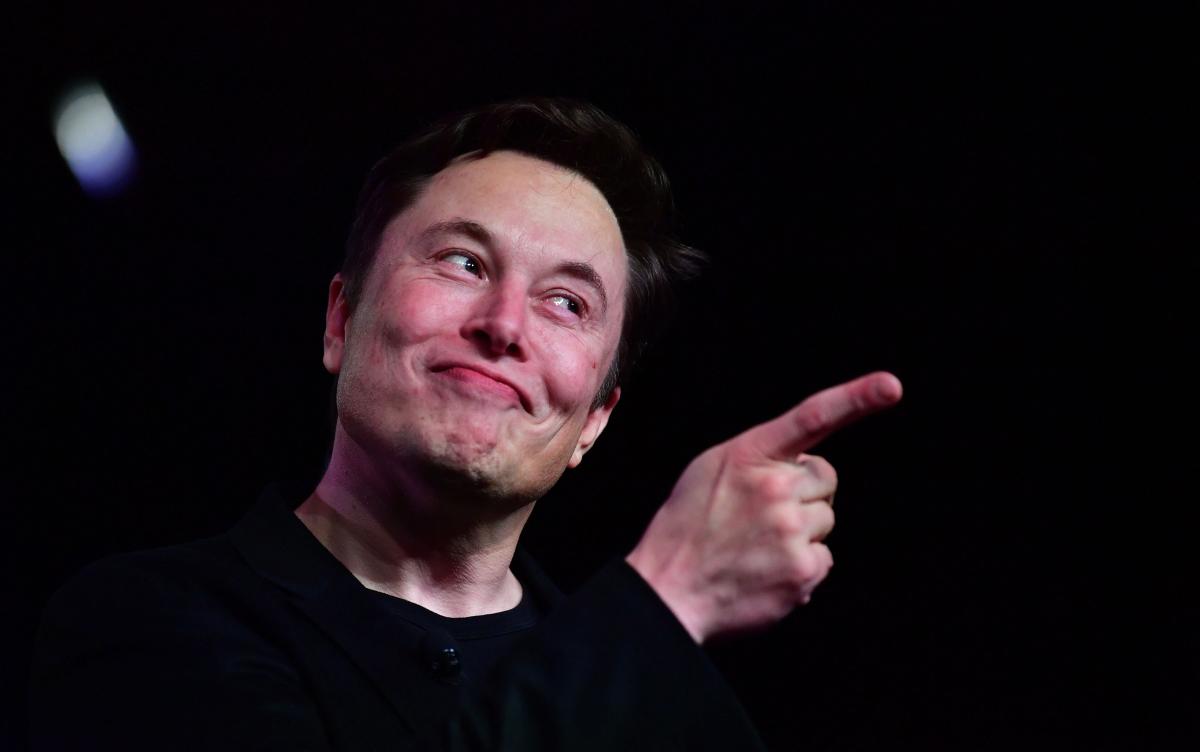 Kathy Griffin’s Twitter Account Suspended For Personating And Mocking Elon Musk
