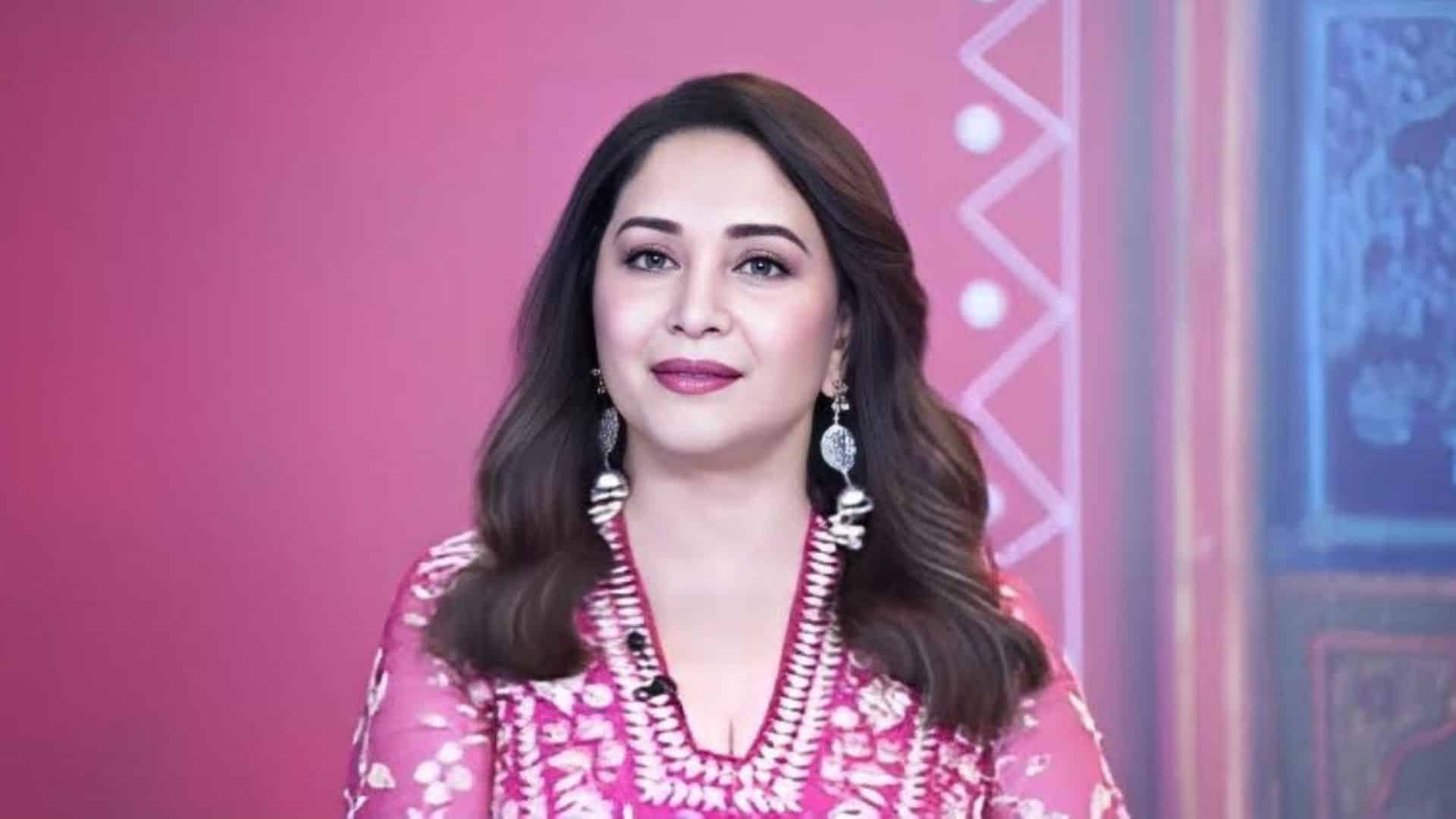 Madhuri Dixit Hottest Mature Actresses in Bollywood
