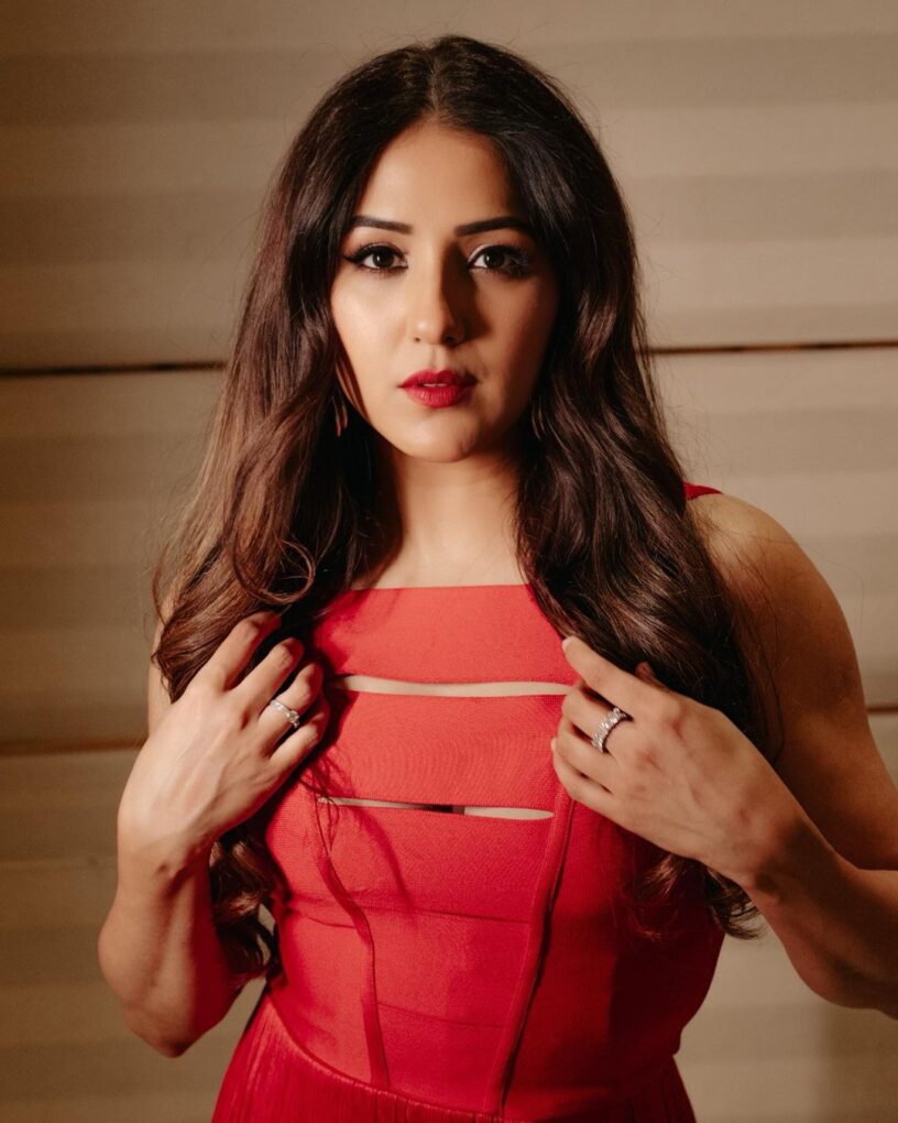Neeti Mohan's Biography: Diving Down Memory Lane in the Singer’s Melodious Journey
