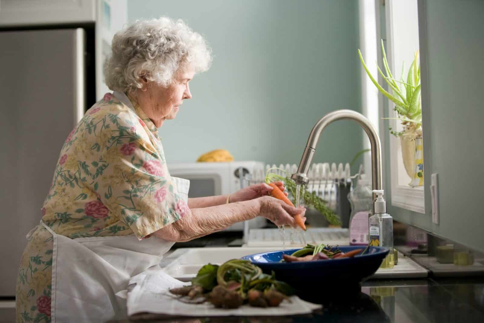 Saving Insurance Plans with Short-Term Commitment for Older Women