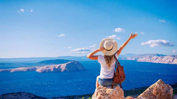 13 Solo Travel Tips for First-Time Travelers: Plan a Smart Trip