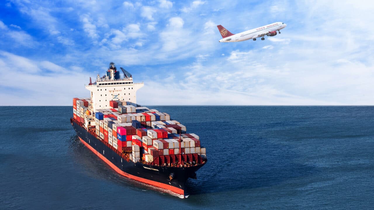 What Does a Sea Freight Forwarder Do During International Cargo Shipping?